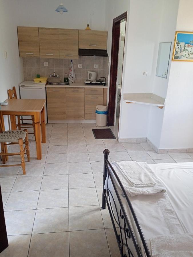 Filoxenia Apartment สโกเปลอสทาวน์ ภายนอก รูปภาพ